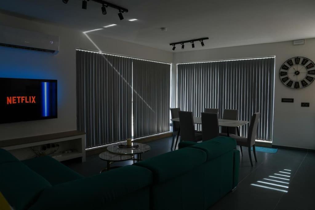 メーリッハLux Sea&Country Views With Poolアパートメント エクステリア 写真